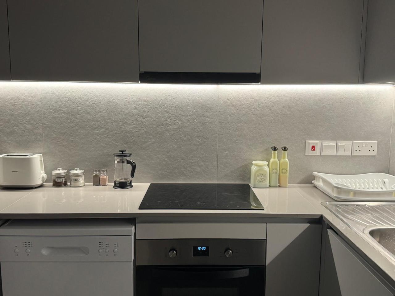 Brandnew Rooftop Flat near Larnaca Mall