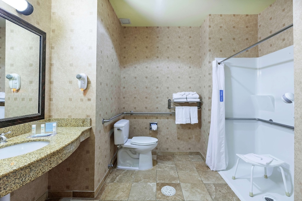 Hampton Inn & Suites Tulsa North Owasso - photo 40