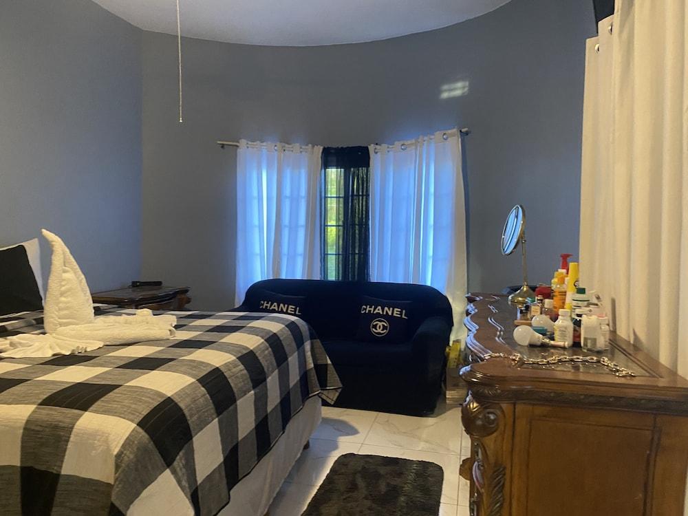 A taste of Ja in Ocho Rios, Jamaica