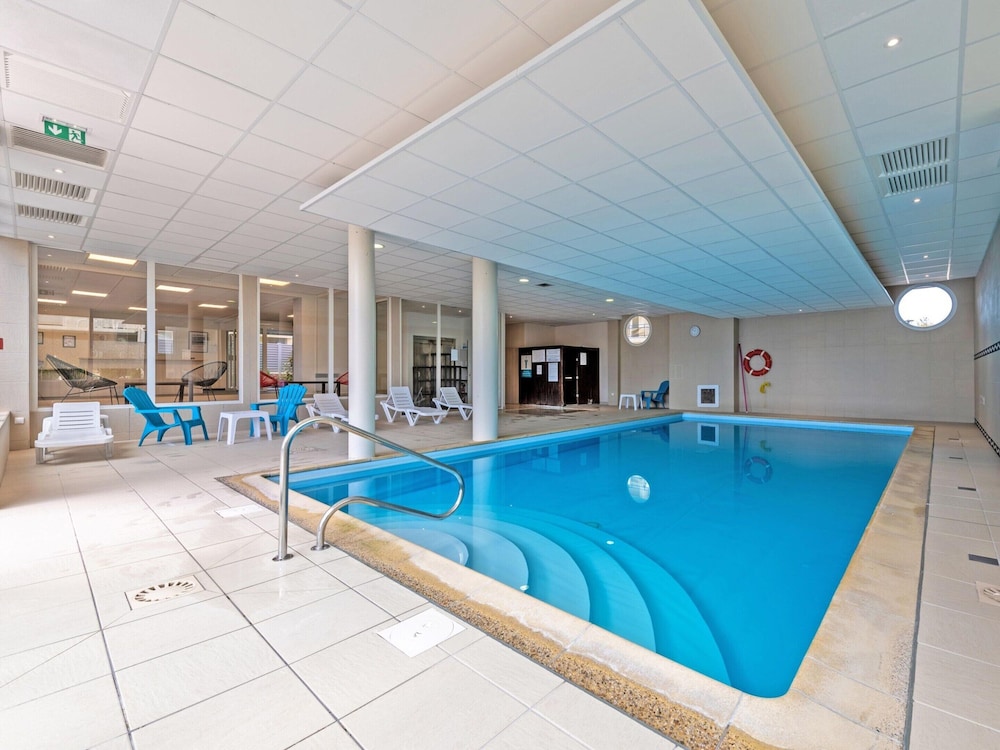 Apartment in France With Balcony & Parking — 4-Star Luxury Hotel in Plougonvelin, France