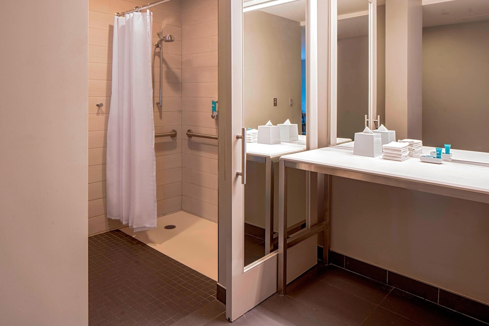 Aloft New Orleans Downtown - photo 26