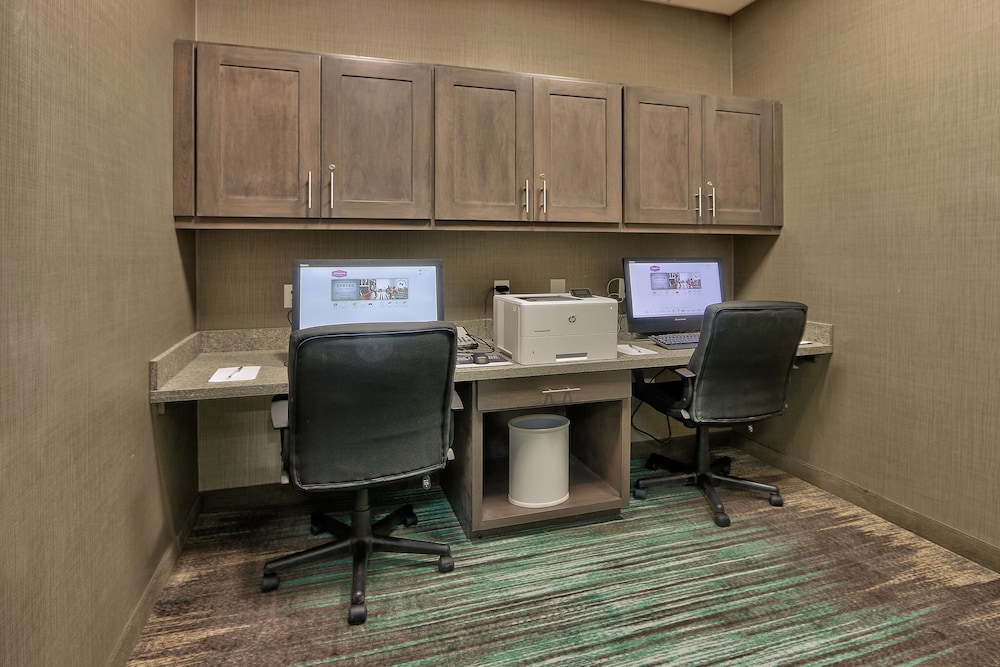 Hampton Inn & Suites Artesia - photo 33