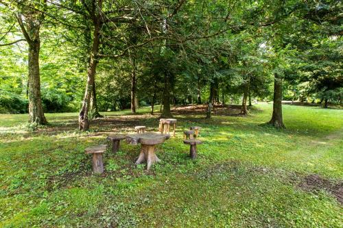 Villa Turri Luxury Country & Padel Resort — hotel in Camporgiano