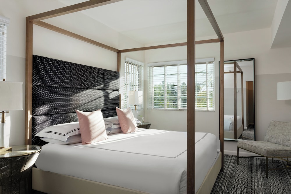 Kimpton Surfcomber Hotel by IHG - photo 10