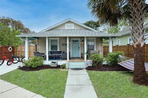 1 Block From Beach Boardwalk Free Parking Great Porch — Carolina Beach
