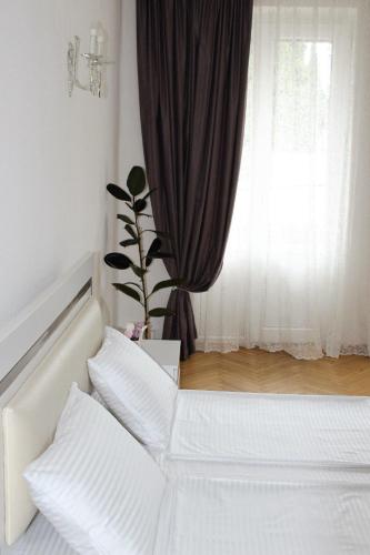 White Apartament in old tbilisi