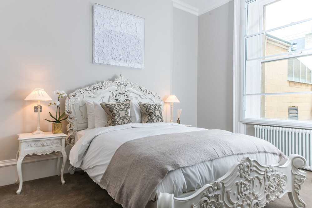 Halcyon Apartments — Bath — photo 4
