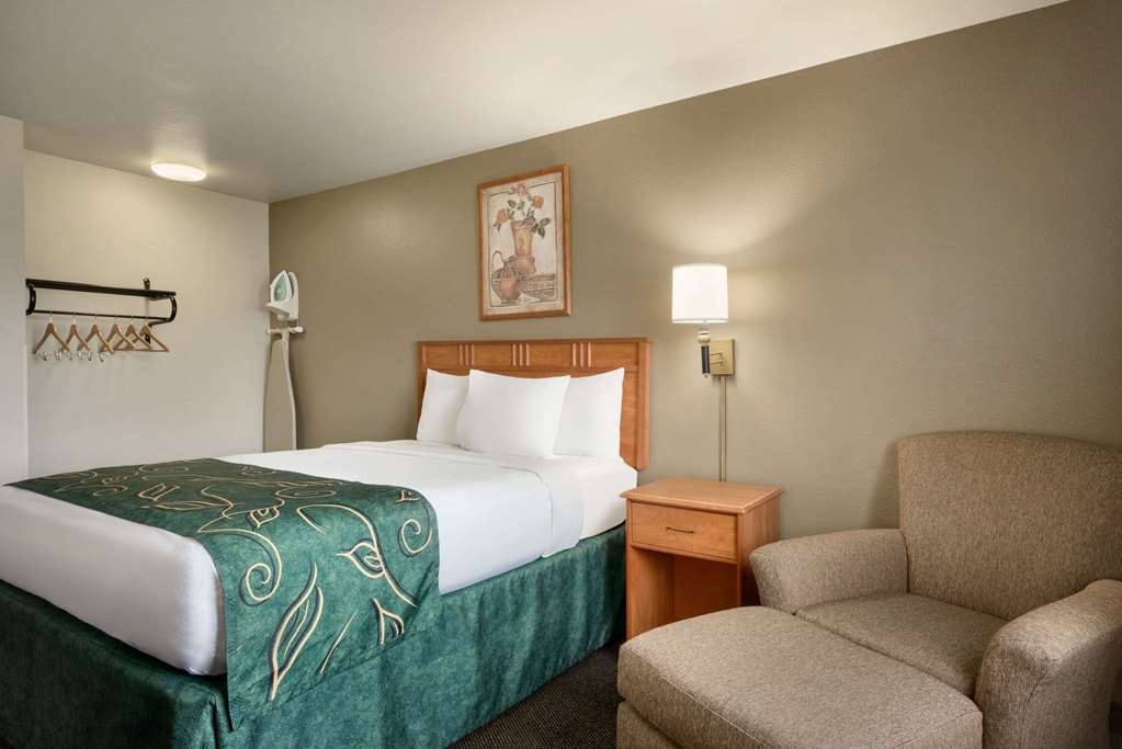 Travelodge by Wyndham Missouri Valley - photo 9