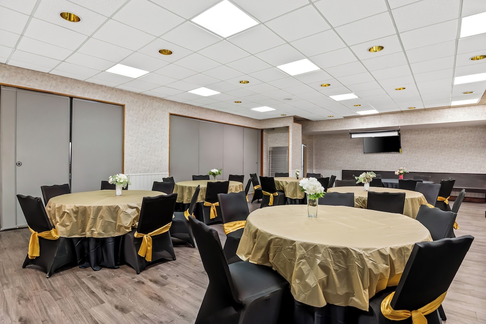 Comfort Inn & Suites Prince George Fort Lee - photo 42