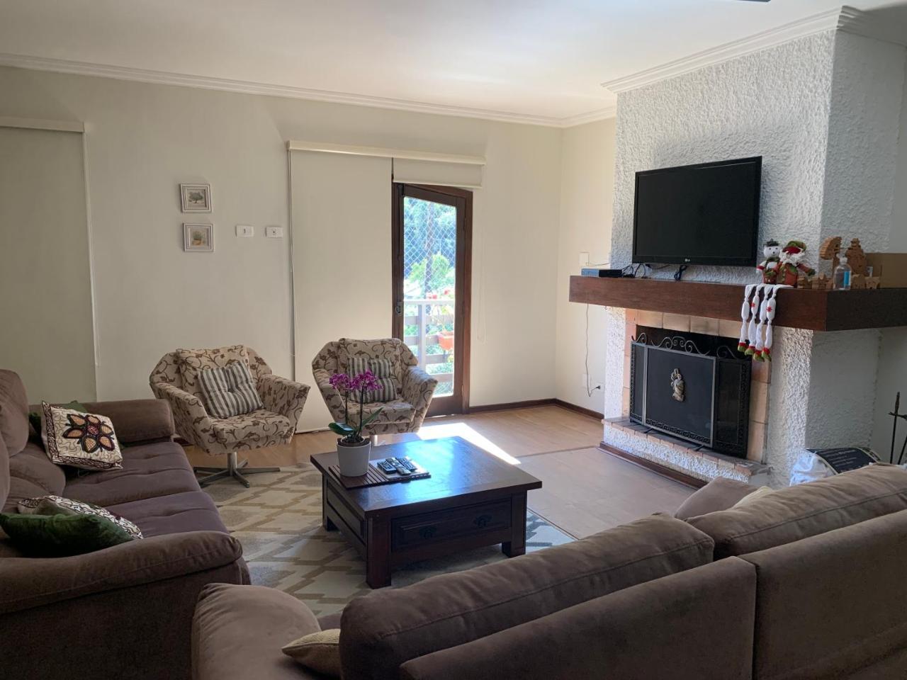 Apto No Centro Turistico Capivari — 4-Star Luxury Hotel in Campos Do Jordao, Brasil