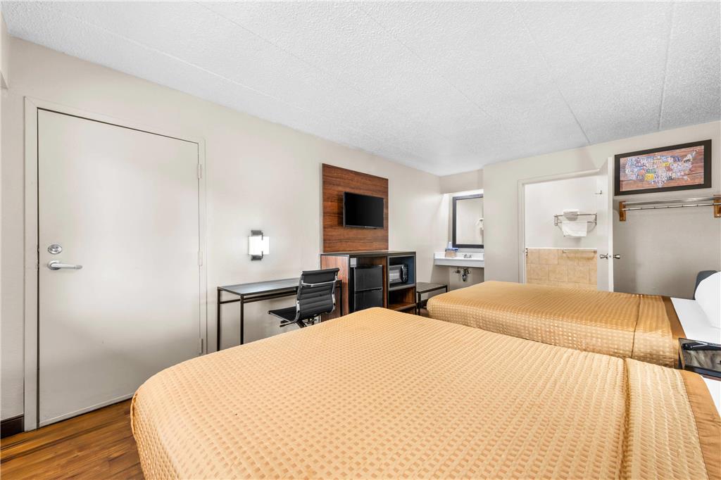 Econo Lodge Charlotte Airport - photo 20