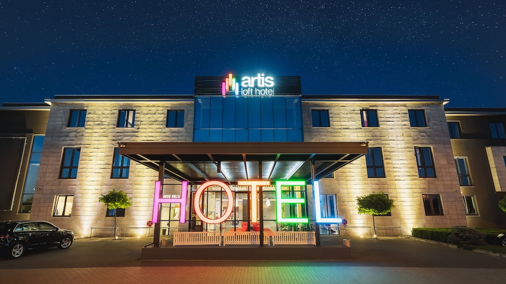 Artis Loft Hotel — hotel in Radziejowice