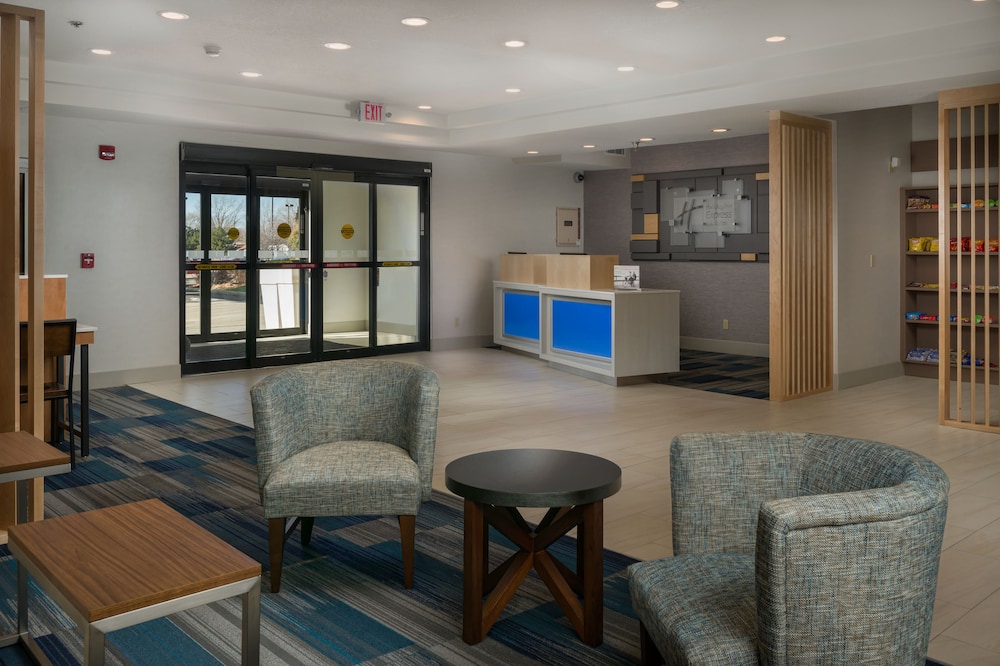 Holiday Inn Express & Suites Lawrence by IHG - photo 38