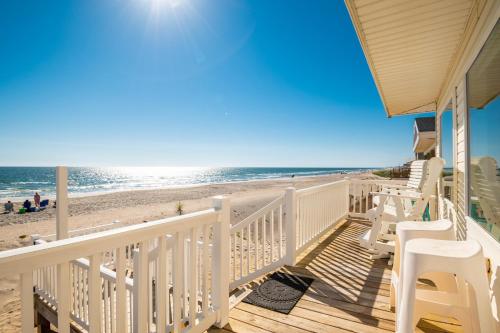 Lisa Lu by Oak Island Accommodations - photo 15