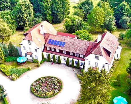 Pałac Wojciechy — hotel in Ostroda