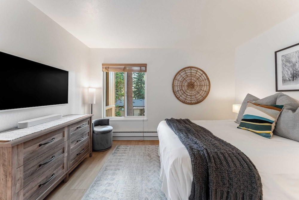 Tahoe Dreamin by Avantstay Central Location - photo 18