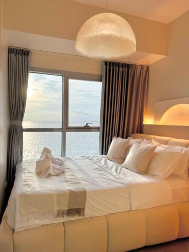 Panoramic Seaview 2BR Near Airport Facing the Bay 7g — 4-Star Luxury Hotel in Manila, Philippines