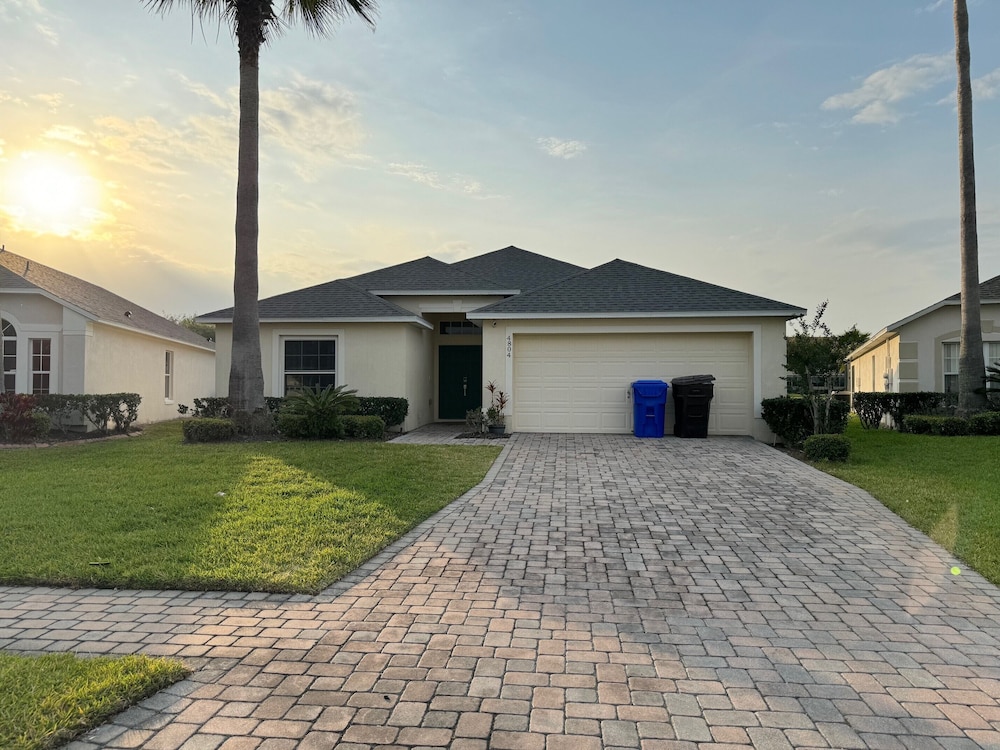 Casablanca Villa — 4-Star Luxury Hotel in Kissimmee, United States