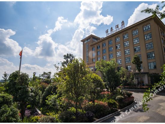 Botai Hotel — hotel in Tongquan