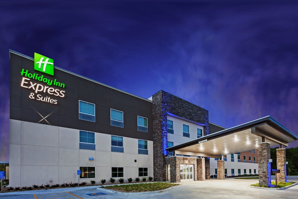 Holiday Inn Express & Suites Coffeyville by IHG - carbon neutral hotel in Coffeyville