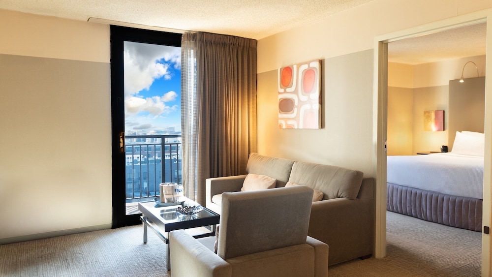 Crowne Plaza Chicago West Loop by IHG - photo 13