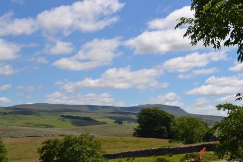 Ashes Farm Ingleborough Barn Cottage with 3 peaks views near Settle
