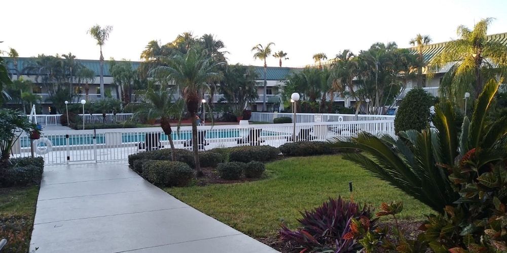 SureStay Plus Hotel by Best Western Clearwater Central - photo 8