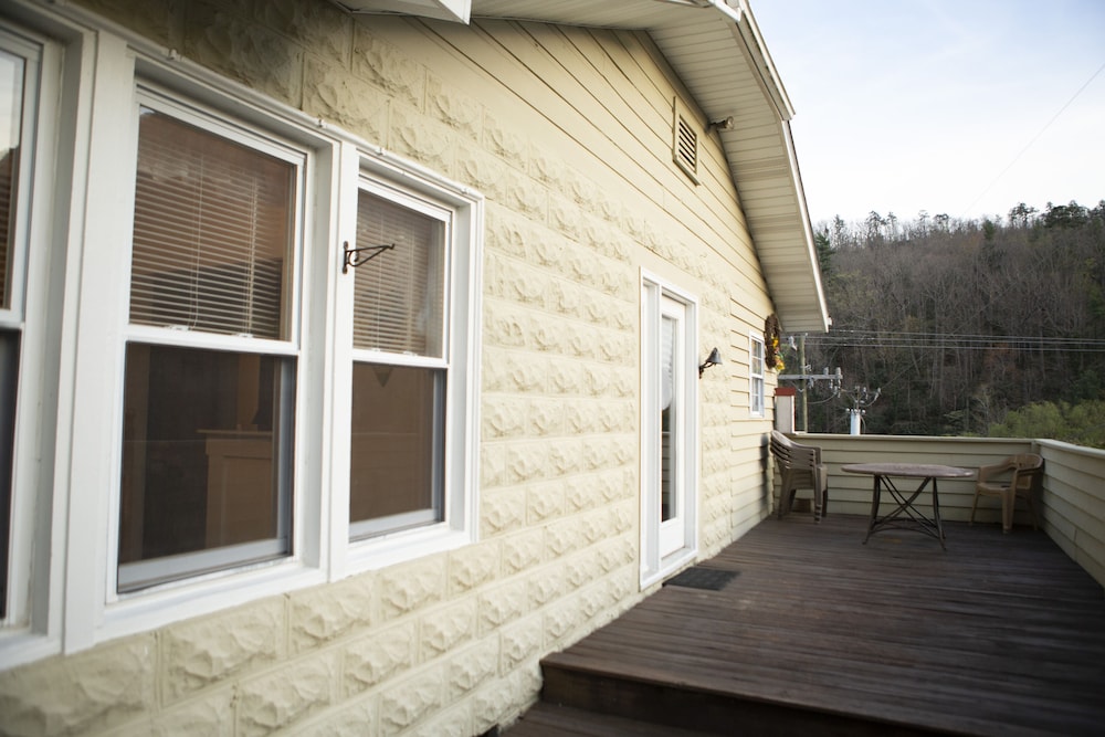 The Chimney Rock Inn & Cottages - photo 44