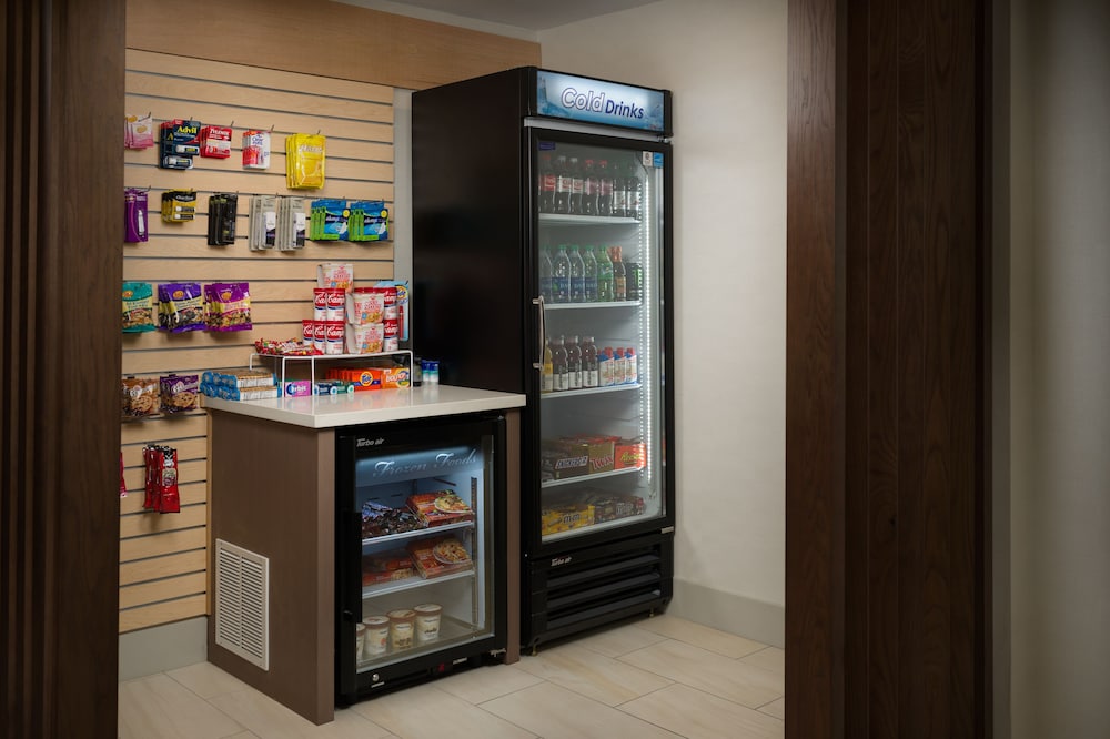 Holiday Inn Express Hotel & Suites Independence Kansas City by IHG - photo 23