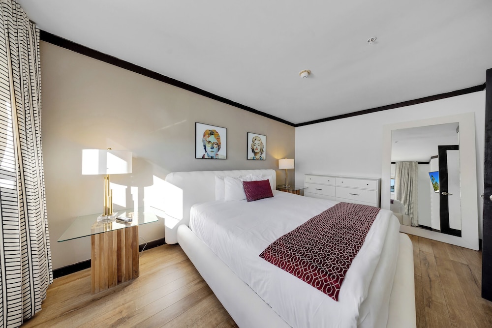 The Shoreline Suites - photo 6