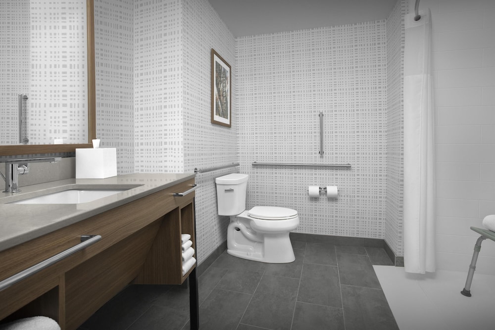 Hampton Inn Lenoir City - photo 15