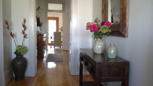 Book Keepers Cottage — 4-Star Luxury Hotel in Waikerie, Australia