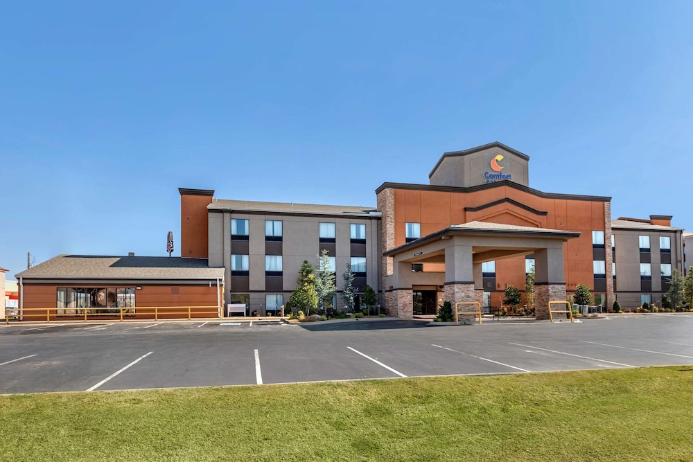 Comfort Inn & Suites Pauls Valley City Lake - featured photo