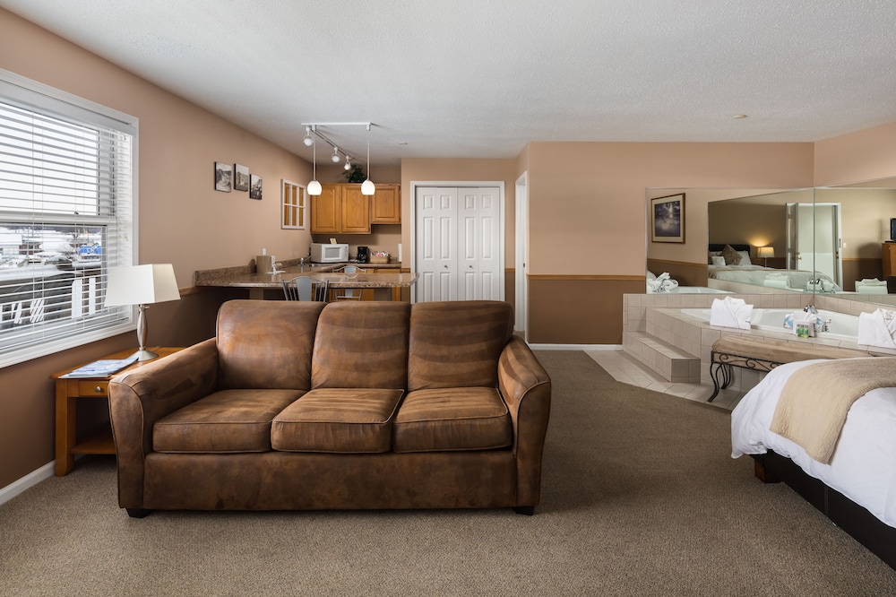 Old Harbor Inn - photo 46
