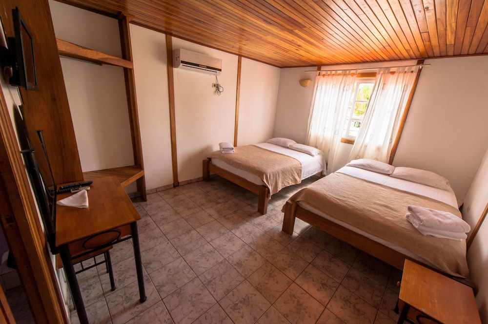 Hotel Posada Los Delfines — Bocas Del Toro — photo 3