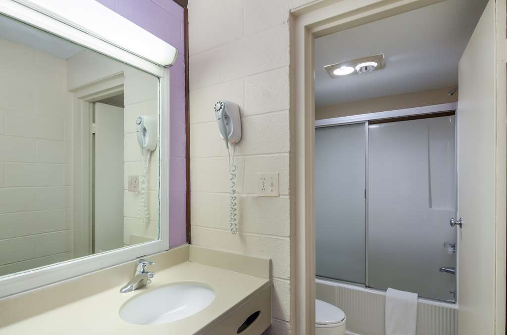 Americas Best Value Inn Wytheville - photo 23