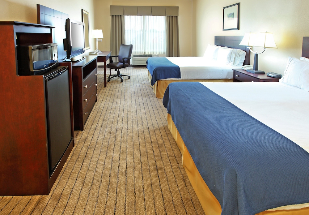 Holiday Inn Express & Suites Marshall by IHG - photo 12
