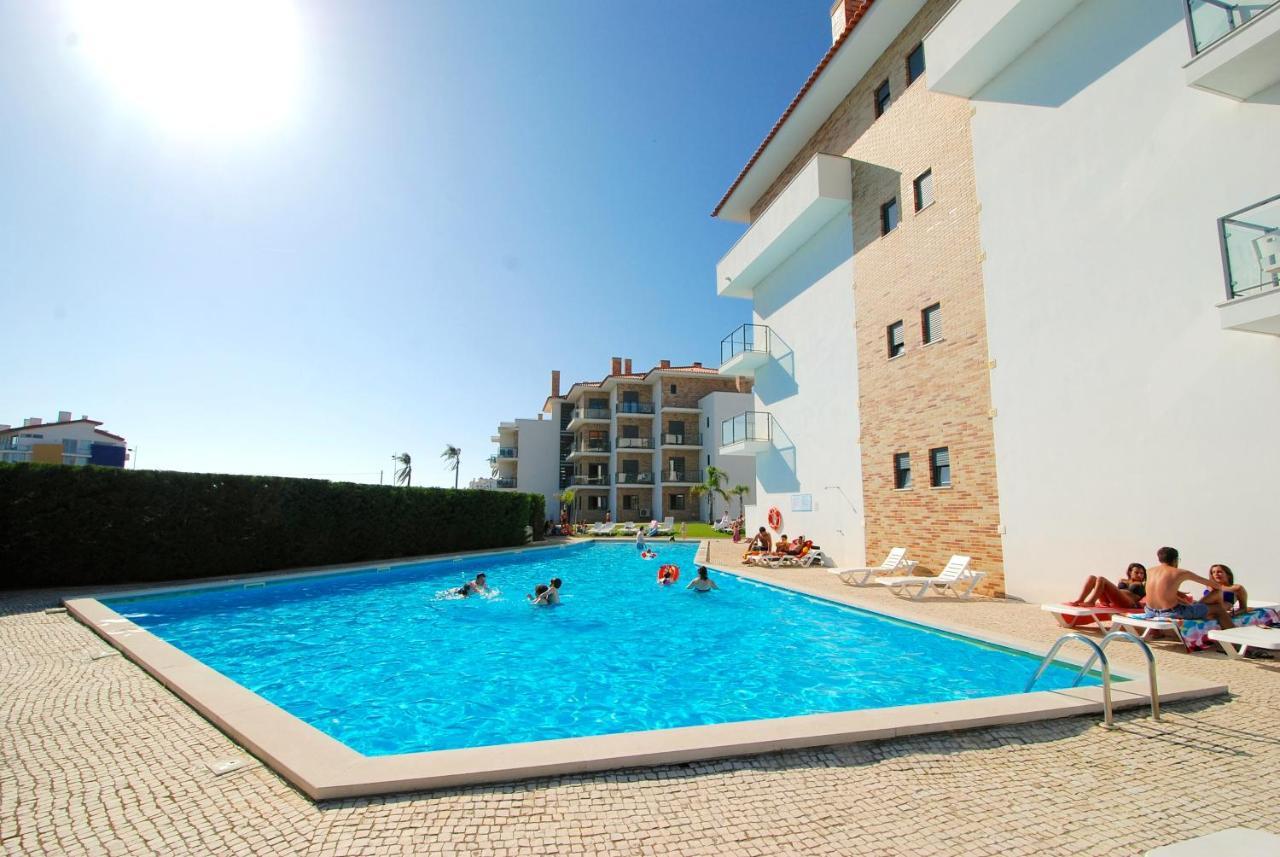 Vela Apartment in complex near the beach — 4-Star Luxury Hotel in Sao Martinho Do Porto, Portugal