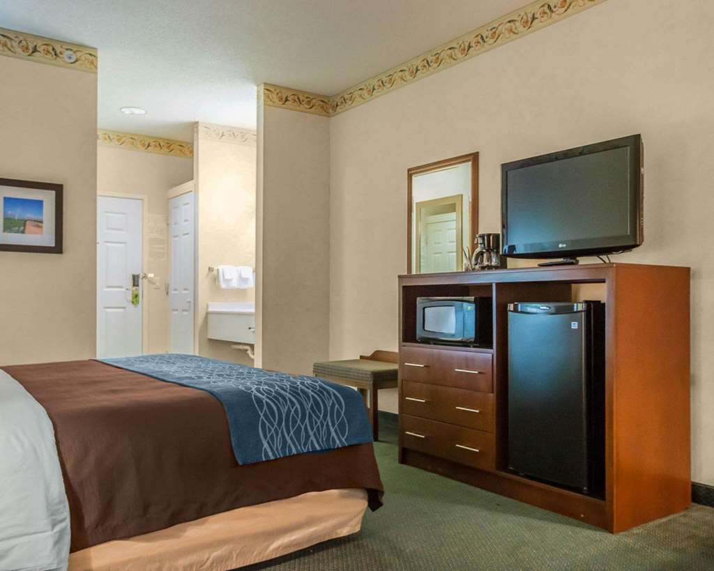 Quality Inn & Suites Dixon near I 88 - photo 6