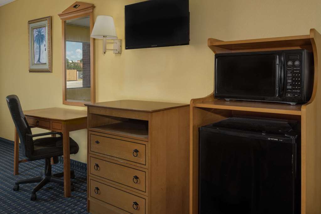 Super 8 by Wyndham Breaux Bridge - photo 8