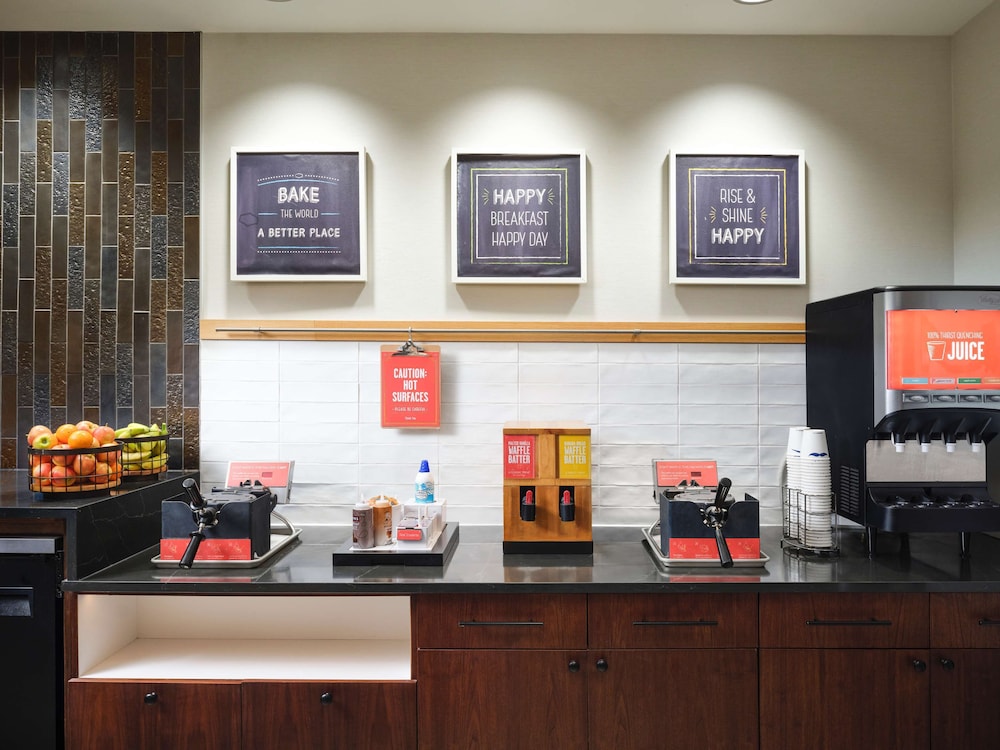 Hampton Inn & Suites Austin Downtown - photo 49