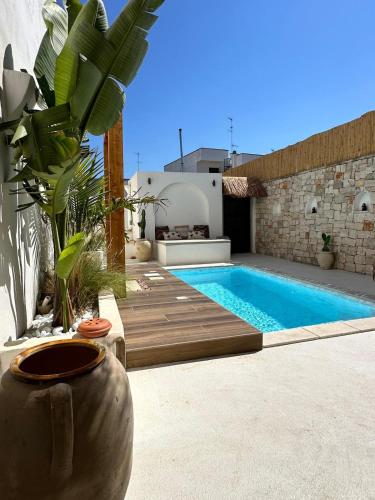 Midi Pool Villa & Spa — 4-Star Luxury Hotel in Veglie, Italy