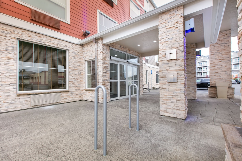 Holiday Inn Express Hotel & Suites Seaside Convention Center by IHG - photo 73
