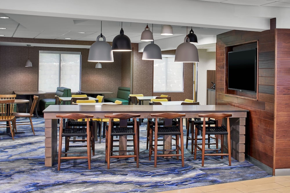Fairfield Inn and Suites Gainesville - photo 19