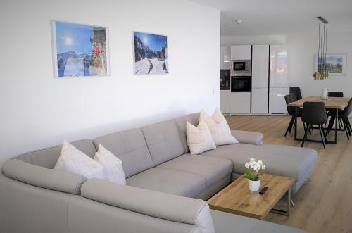 Appartements am Kirchplatz — 4-Star Luxury Hotel in Fulpmes, Austria