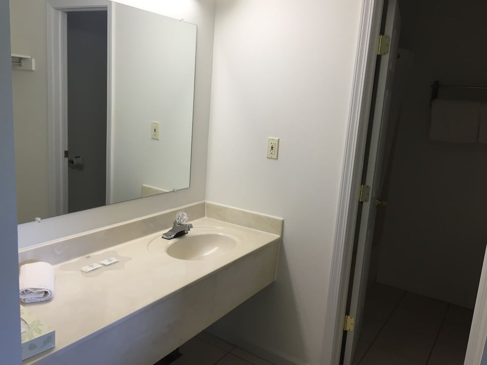 Economy Inn Lafayette - photo 11