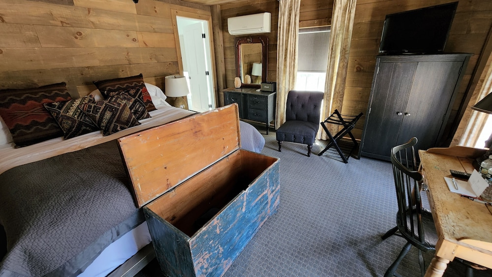 Shelter Harbor Inn - photo 25