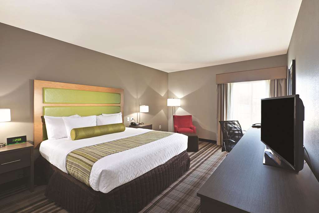La Quinta Inn & Suites by Wyndham Paducah - photo 13