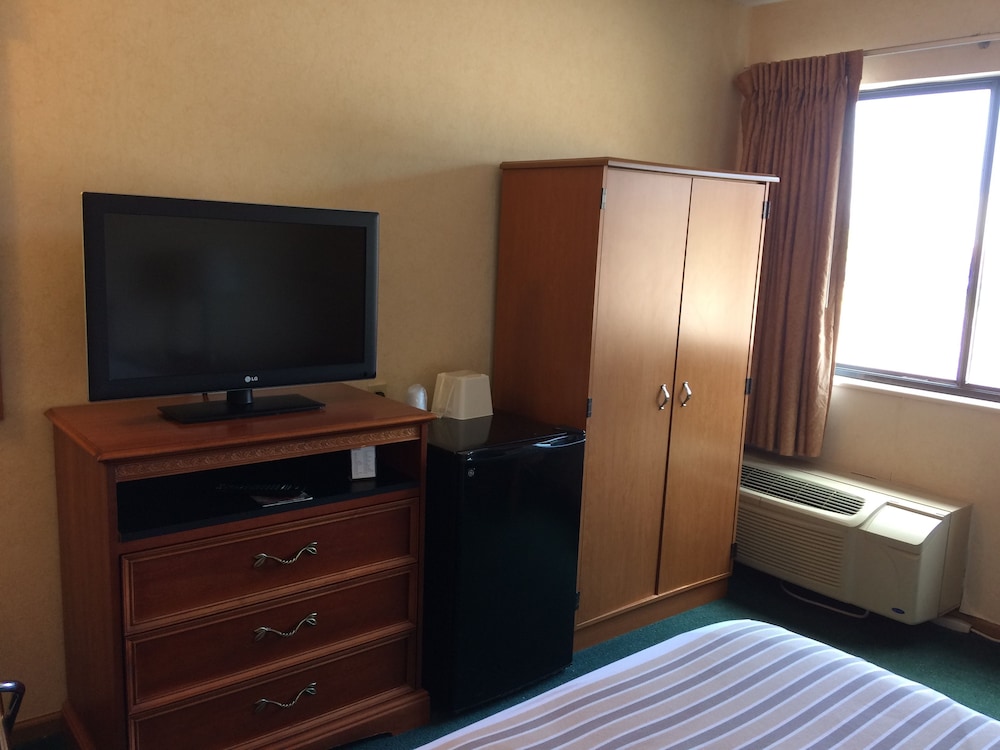 Quality Inn Bloomsburg - photo 7