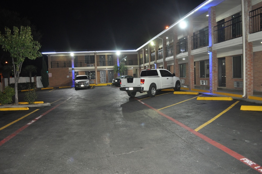 Downtown Suites Dallas - photo 15
